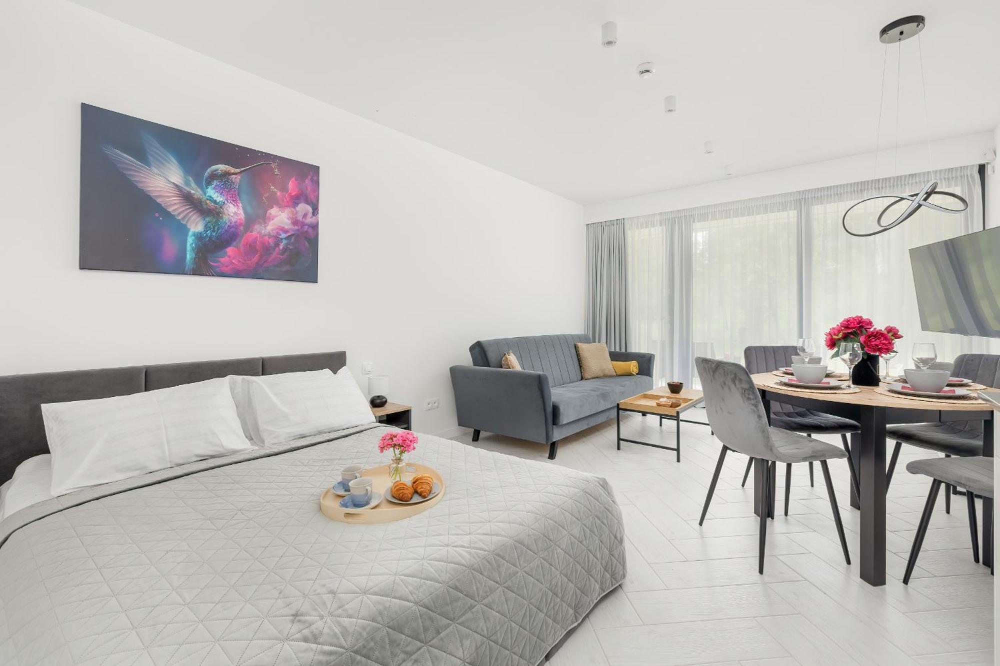 Apartment Sea&lake Luxurious With Parking By Renters