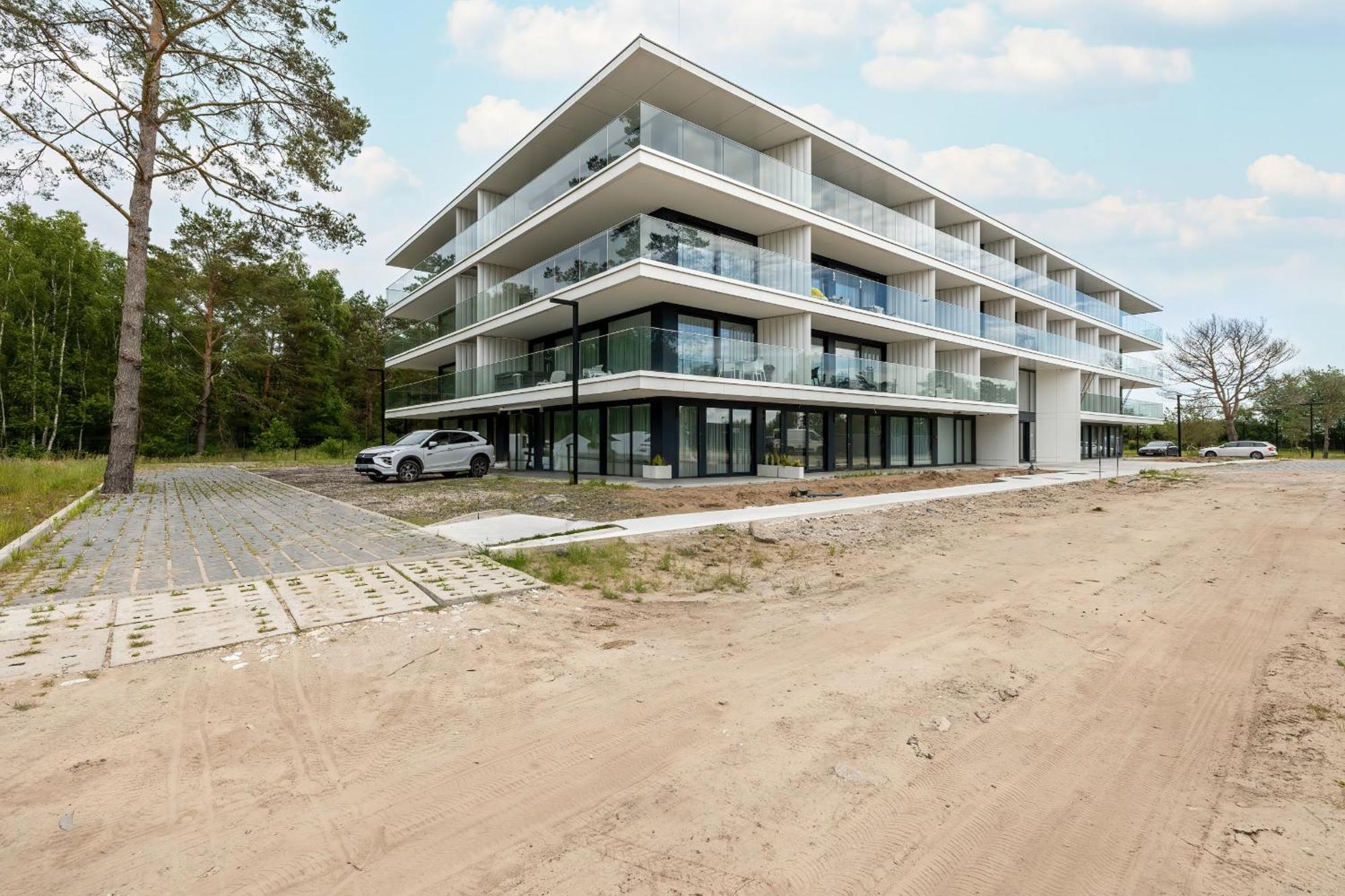 Sea&lake Luxurious With Parking By Renters Apartment *