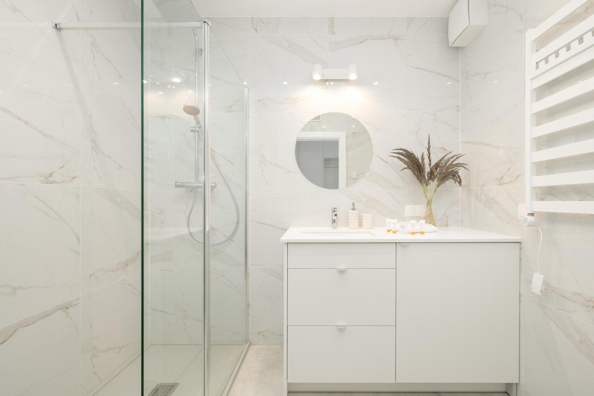Apartment Sea&lake Luxurious With Parking By Renters *