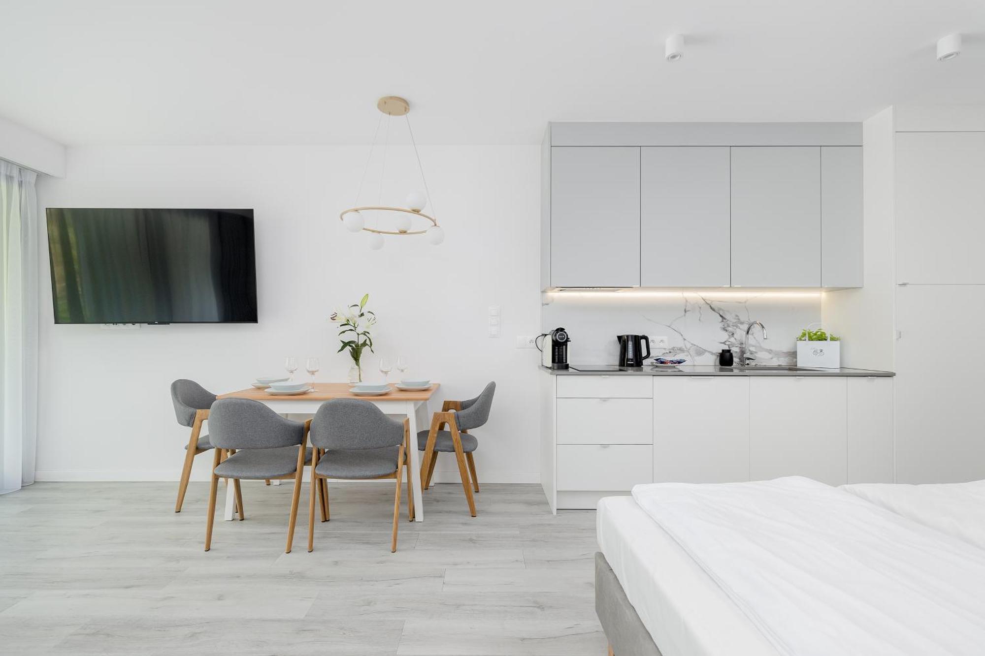 Apartment Sea&lake Luxurious With Parking By Renters *