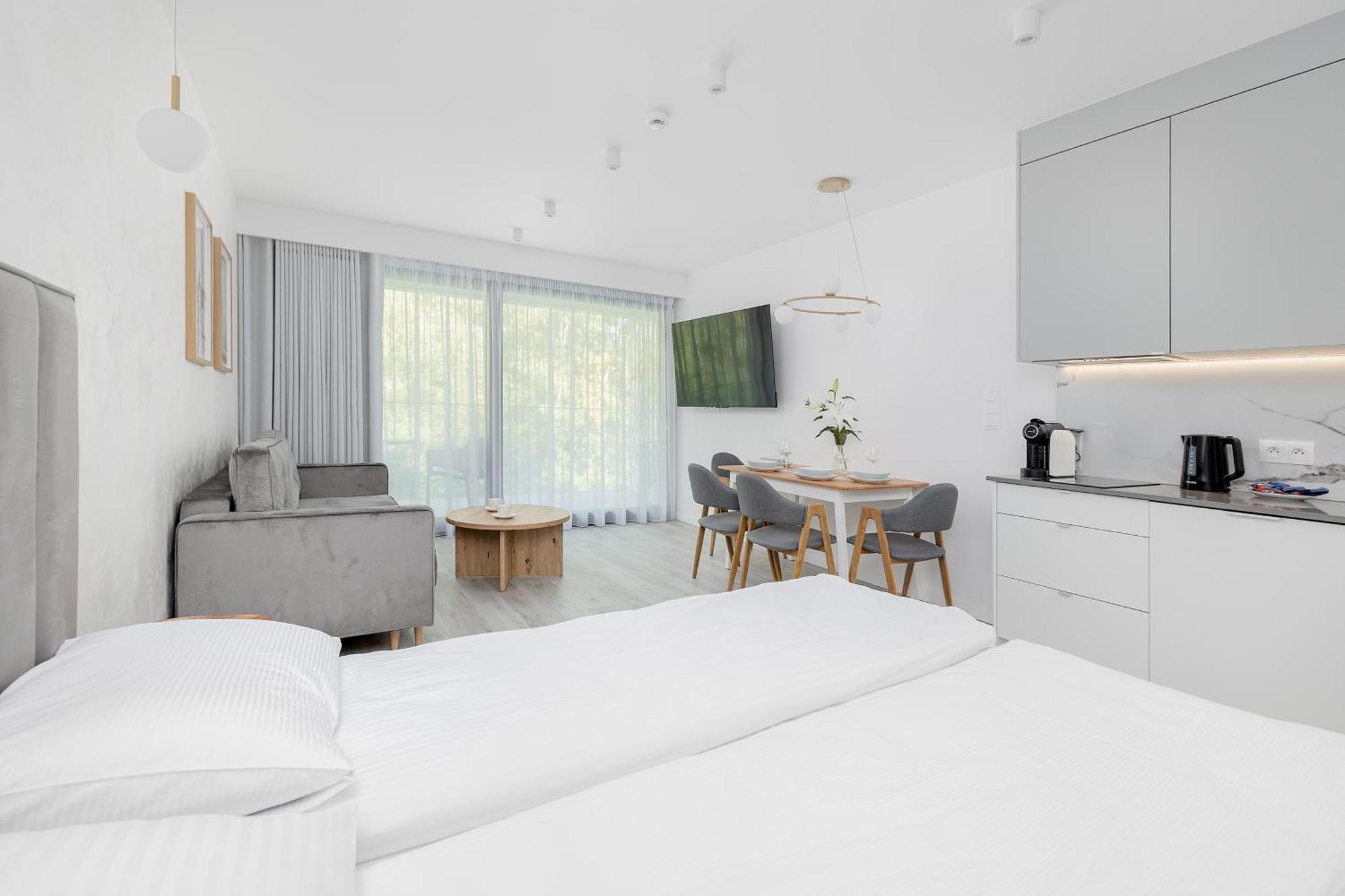 Sea&lake Luxurious With Parking By Renters Apartment *