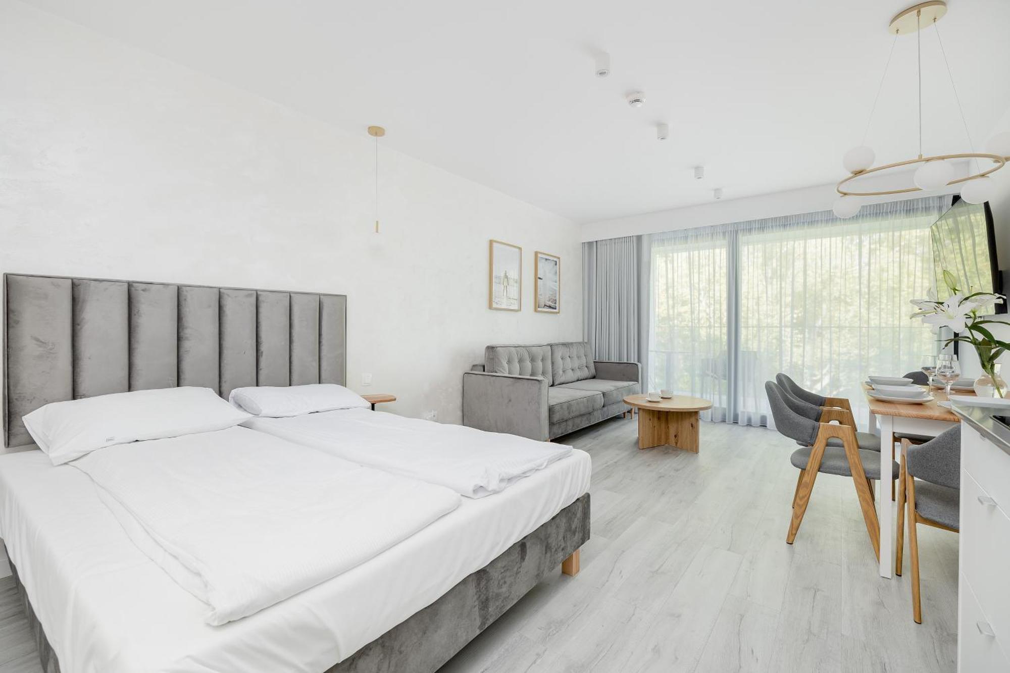Sea&lake Luxurious With Parking By Renters Apartment