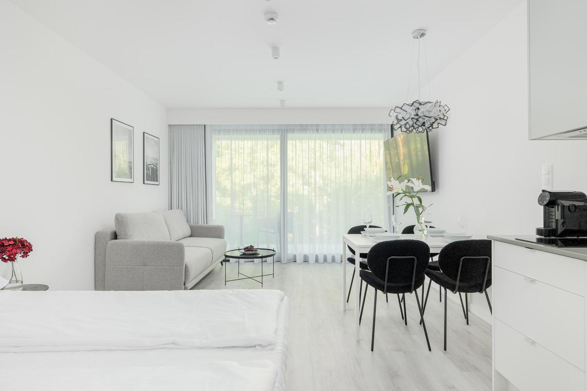 Sea&lake Luxurious With Parking By Renters Apartment *