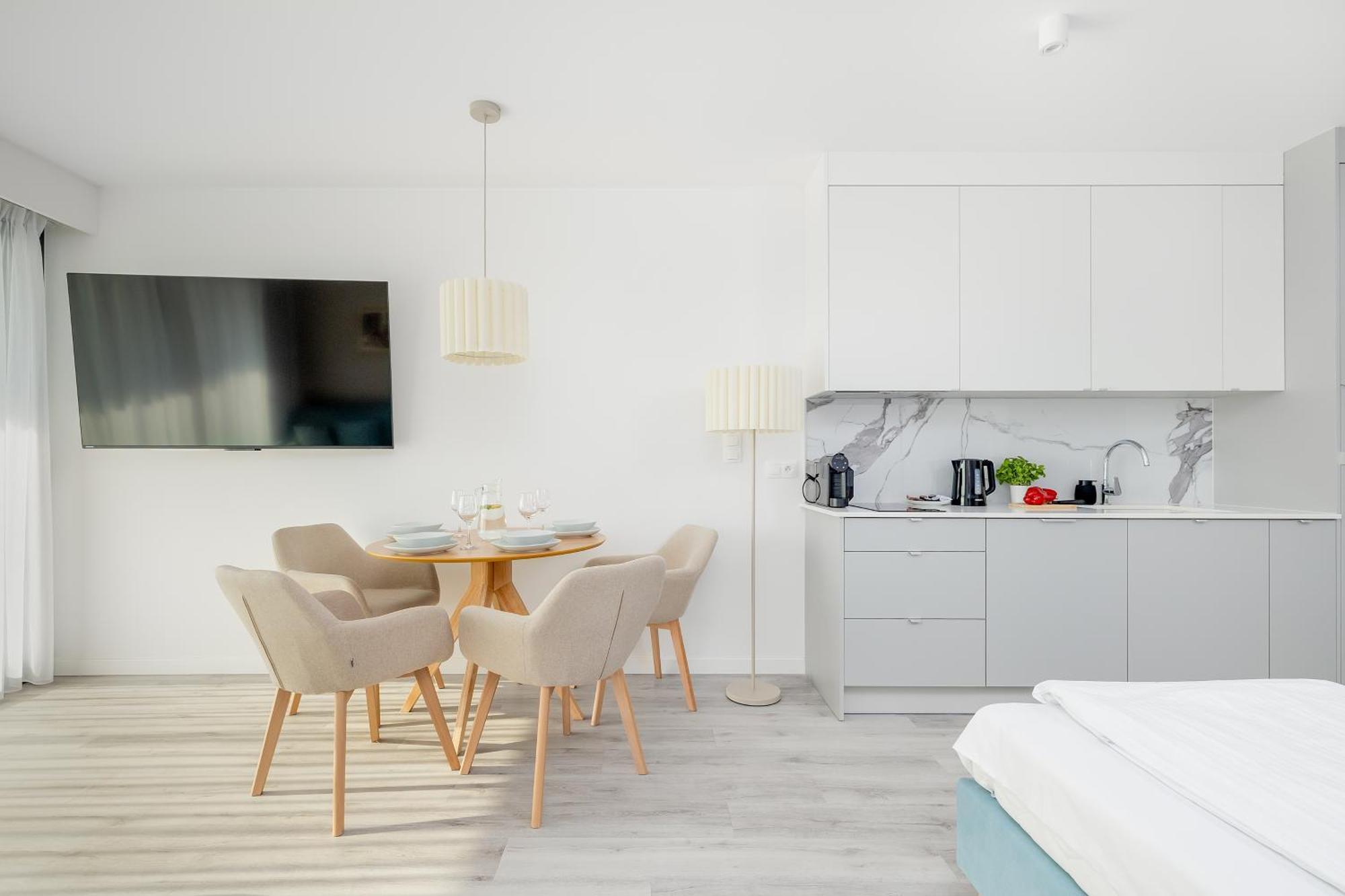Sea&lake Luxurious With Parking By Renters