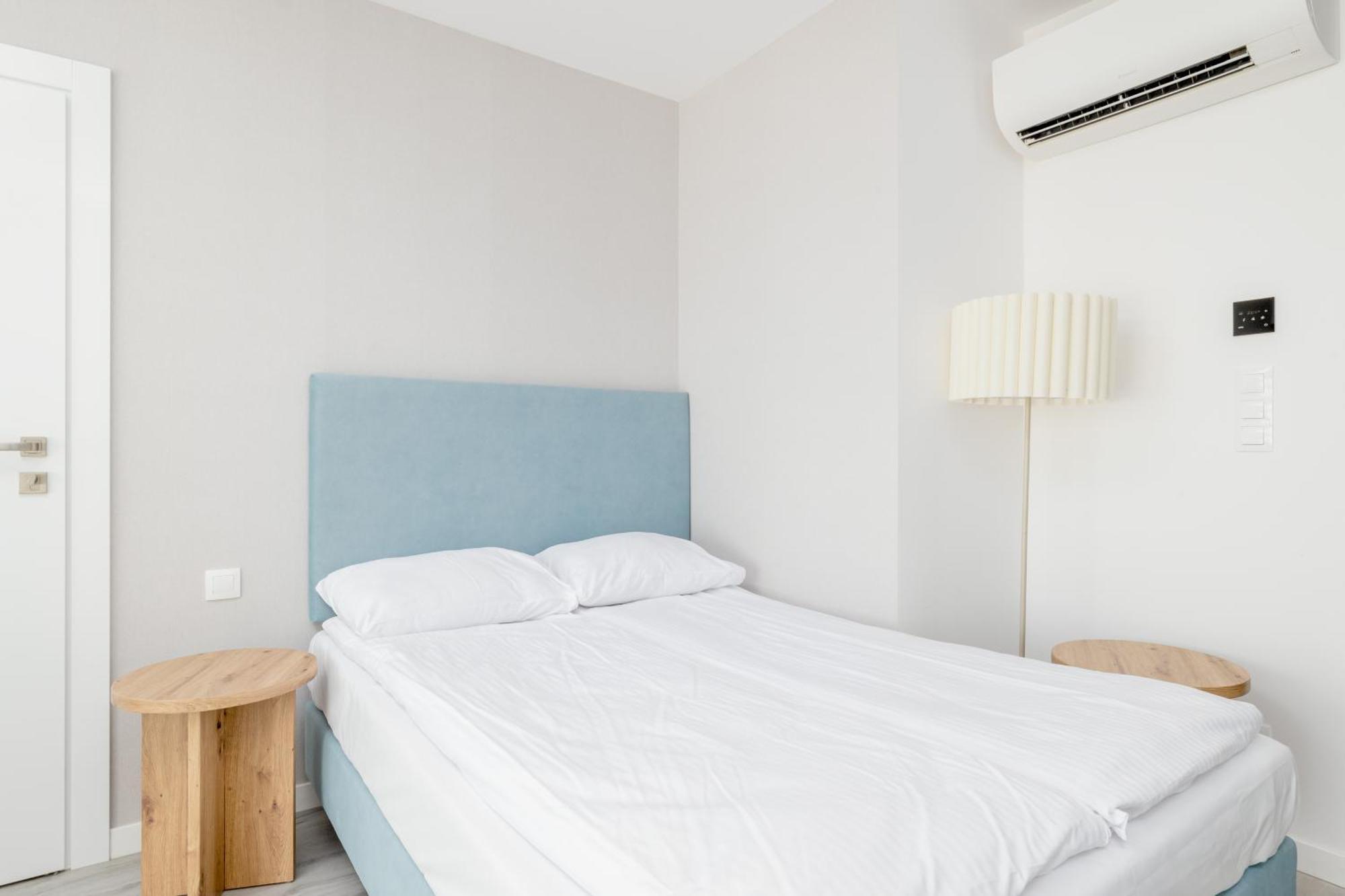 Apartment Sea&lake Luxurious With Parking By Renters